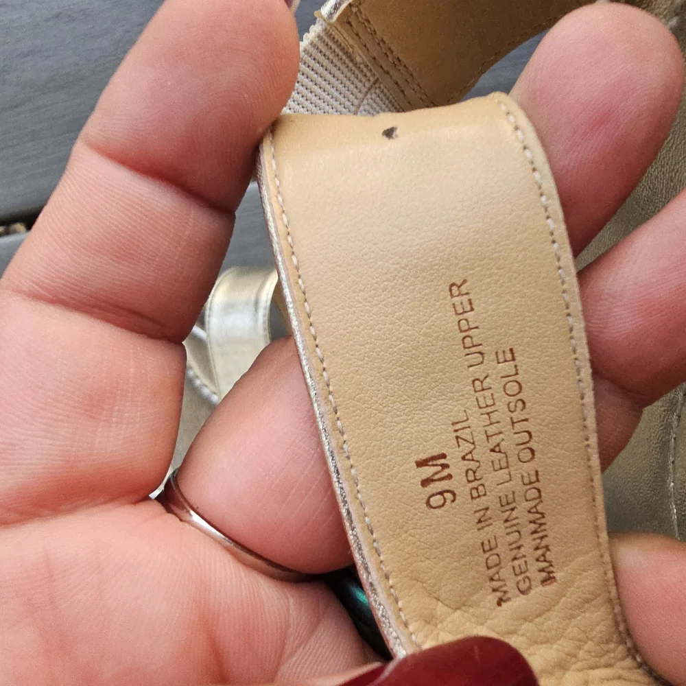 Talbots Gold Strappy Women's Sandals Size 9, pre-owned - Picture 6 of 6